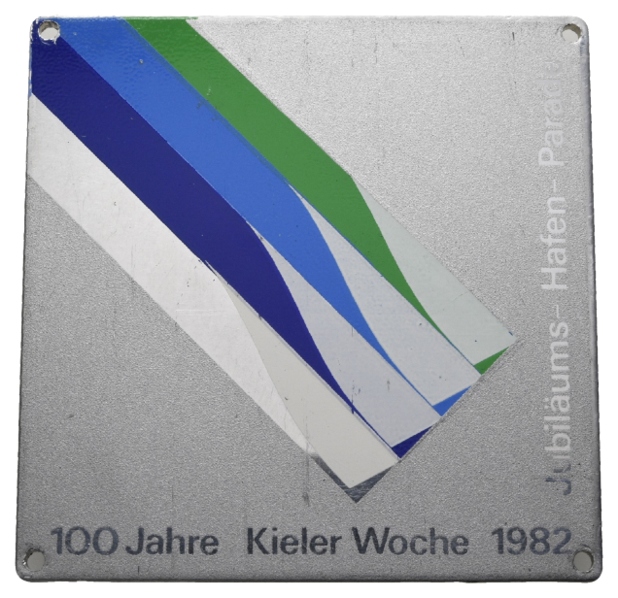  Kiel -  Kieler Woche 1982; Plakette; Aluminium bedruckt, 27,55 g, 69,9 x 69,9 mm   