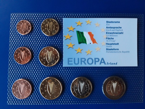  Irland - KMS 1 ct - 2 Euro aus 2005 acht Münzen unzirkuiert in Noppenfolie   
