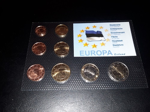  Estland - KMS 1 ct - 2 Euro aus 2011 acht Münzen unzirkuiert in Noppenfolie   