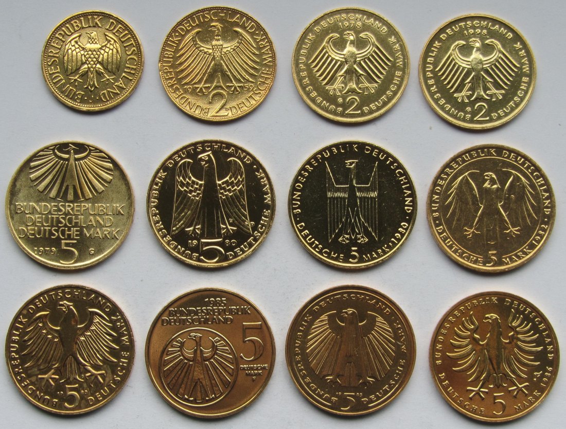  Deutschland: Lot aus zwölf vergoldeten DM-Münzen   