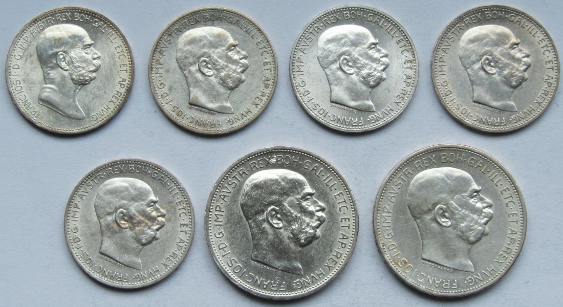  Österreich: Lot aus sieben Silber-Kronen, zusammen 37,6 g Feinsilber   