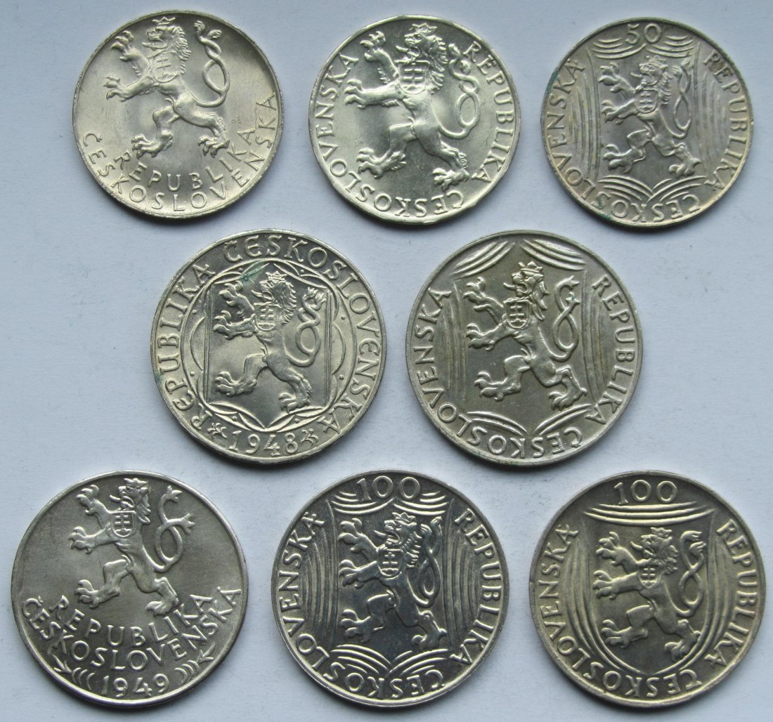  Tschechoslowakei: Lot aus acht Silbermünzen, zusammen 50 g Feinsilber   