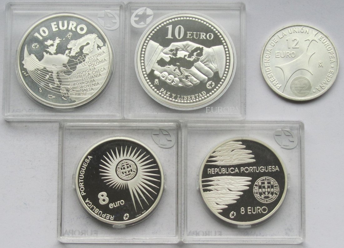  Spanien/Portugal: Lot aus fünf Silbermünzen, zusammen 124,2 g Feinsilber   