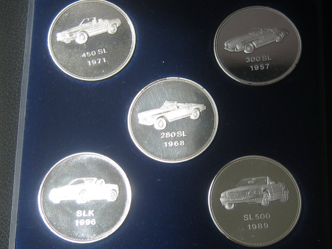  5 Silbermedaillen Daimler-Benz; 800-er Silber; Rückseite: berühmte Sportwagen, siehe Bilder   