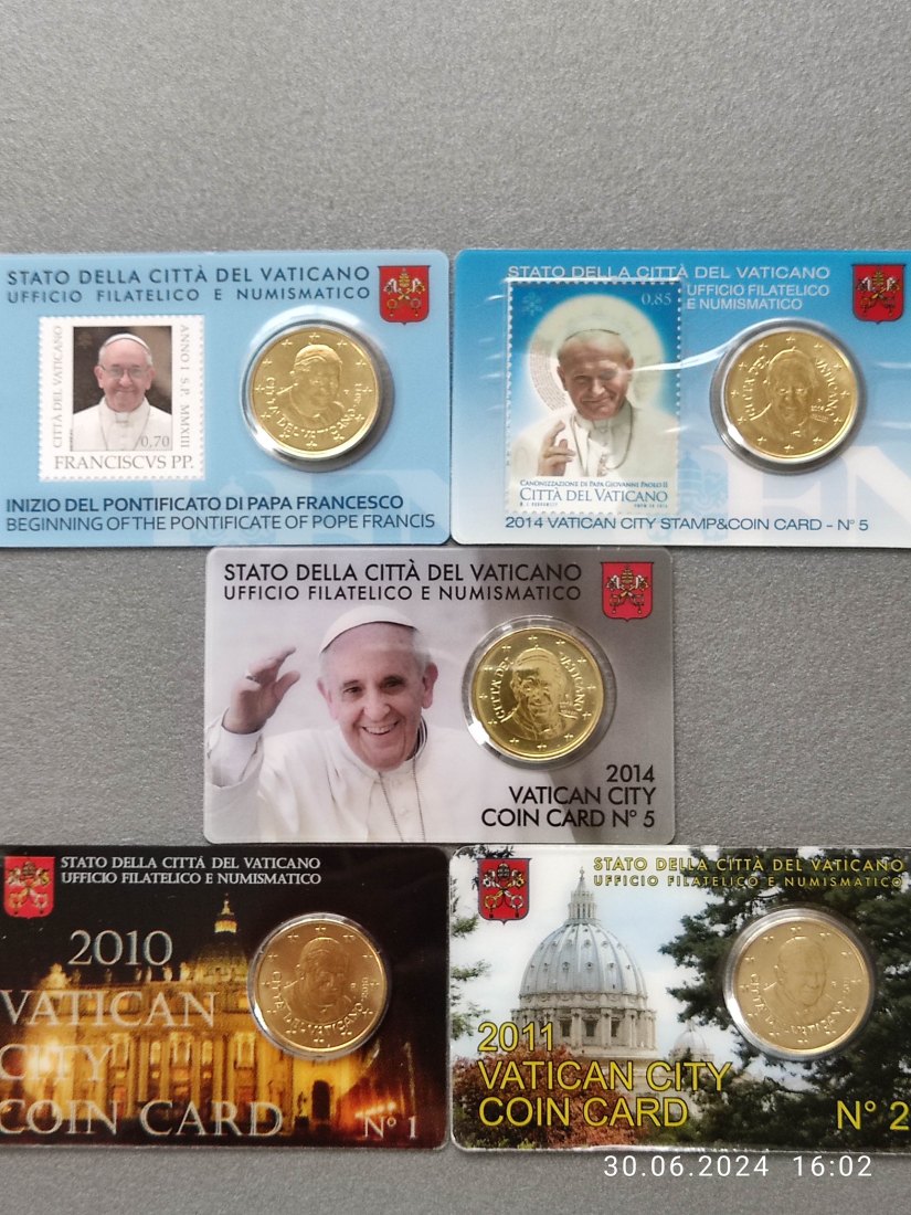  Vatikan Konvolut aus 5 Coincards mit je 50 Eurocent und 2 Briefmarken   