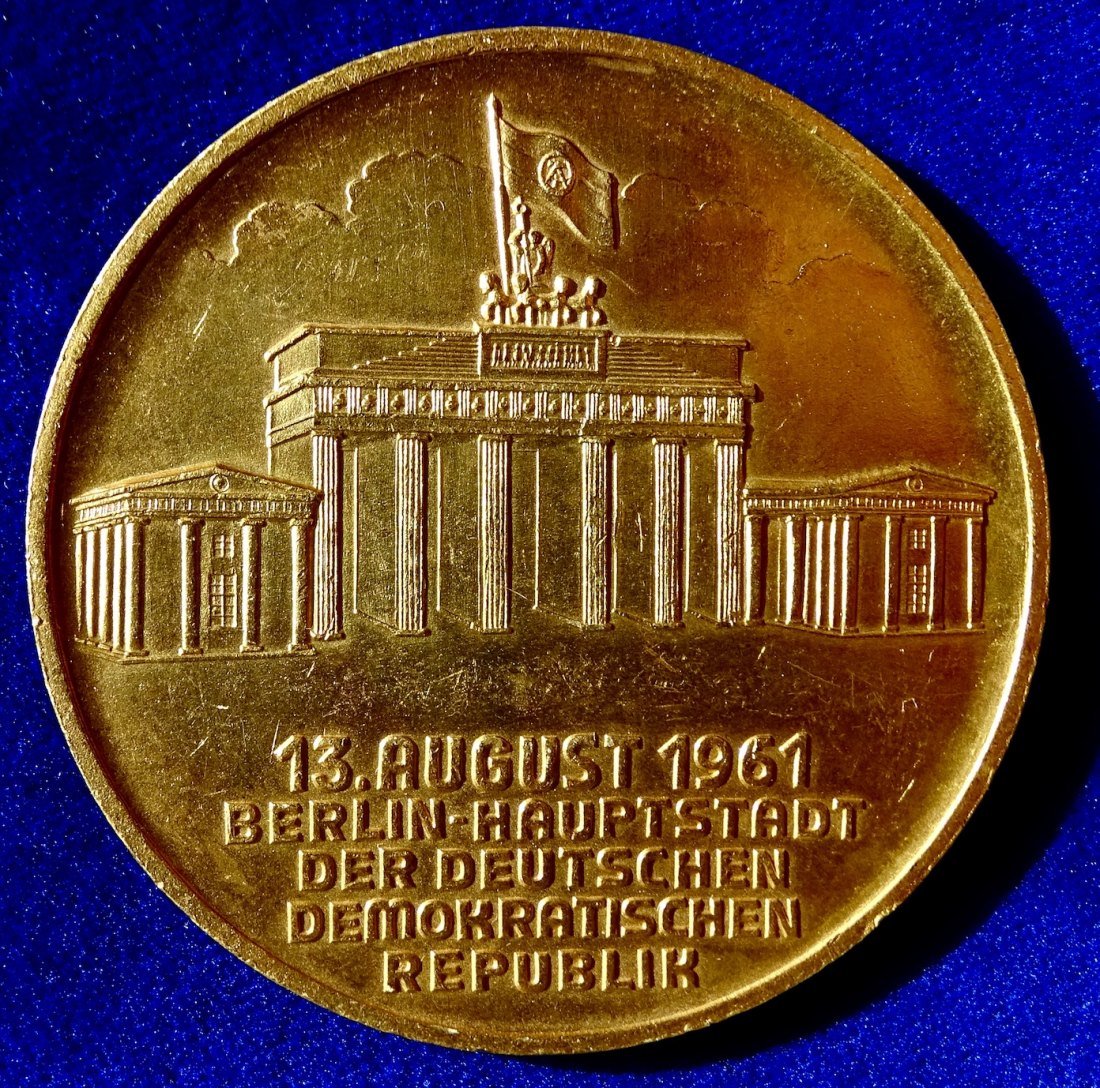  Berlin 1961 vergoldete Prämienmedaille zum Bau der Mauer   