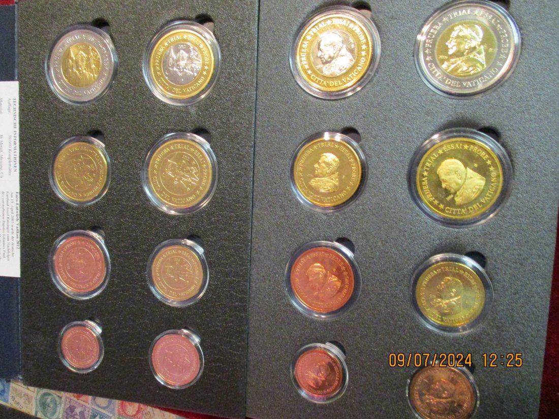  1 Kg Münzen und Medaillen und 2 Sätze Euro Entwürfe Vatikan /MX2   