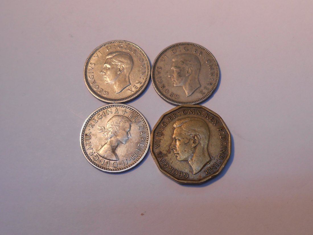  L3 Großbritannien 4er Lot < 3 Pence 1943 / 6 Pence 1950 + 1950 + 1957   