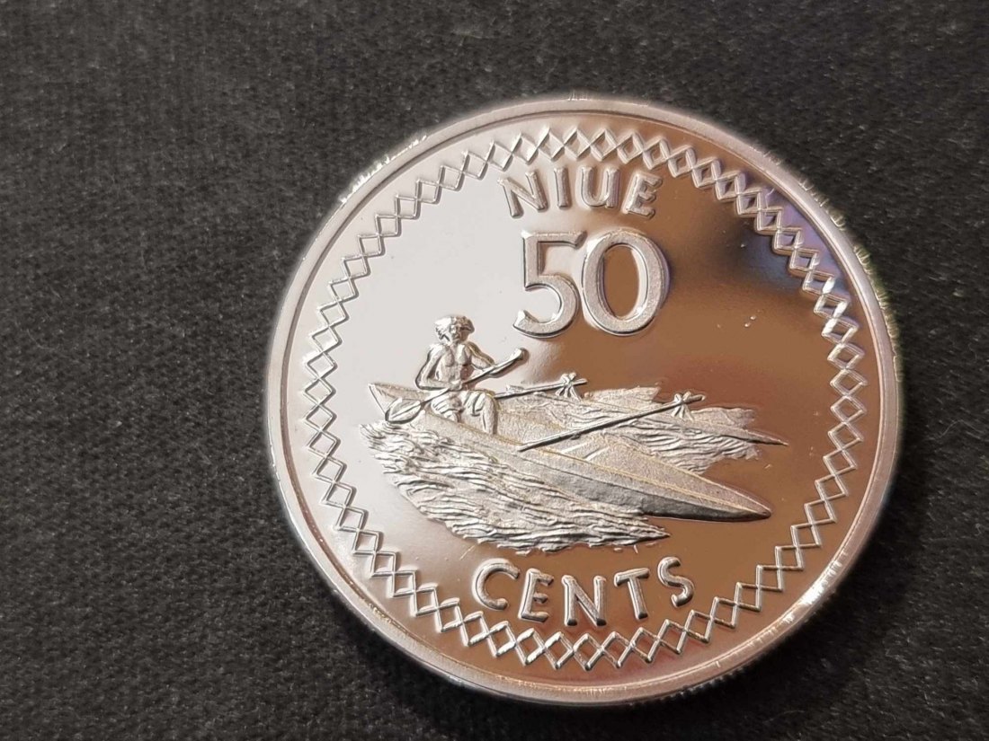  Niue 50 Cent 2010 STG   