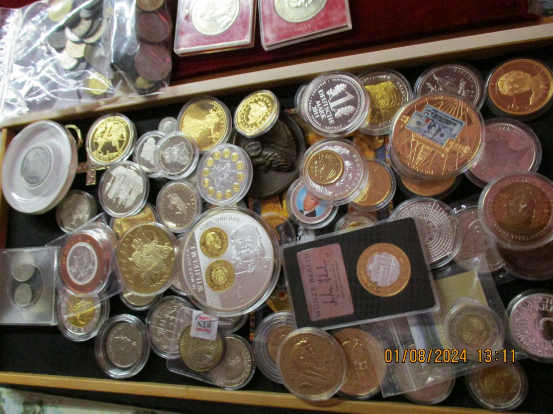  Lot - Sammlung Kleinmünzen - Medaillen + Zubehör bitte Lesen/ XV   