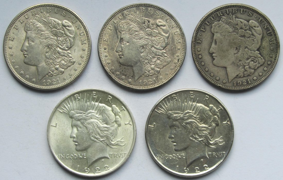  USA Vereinigte Staaten: Lot aus fünf Morgan-/Peace-Dollars 1921/1922   