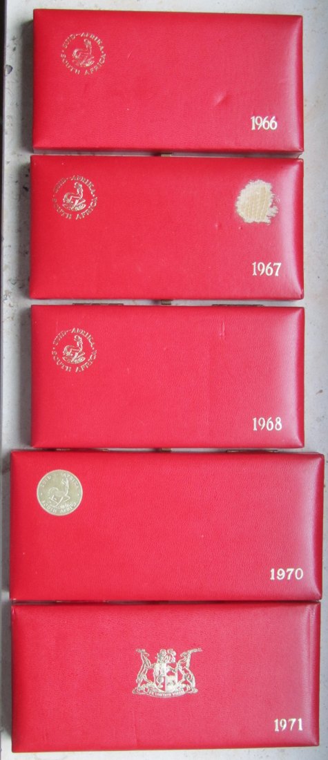  Südafrika: Kursmünzensätze 1966, 1967, 1968, 1970, 1971, enthalten 60 g Feinsilber   