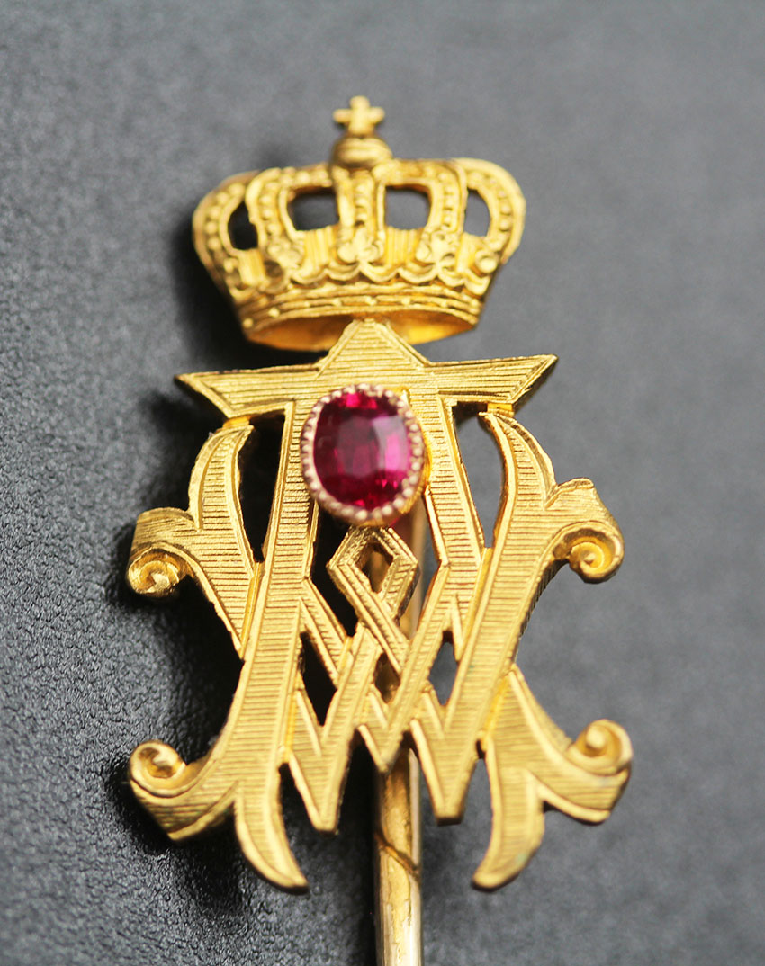  Goldene Krawattennadel mit Rubin mit Monogramm Prinz August Wilhelm   