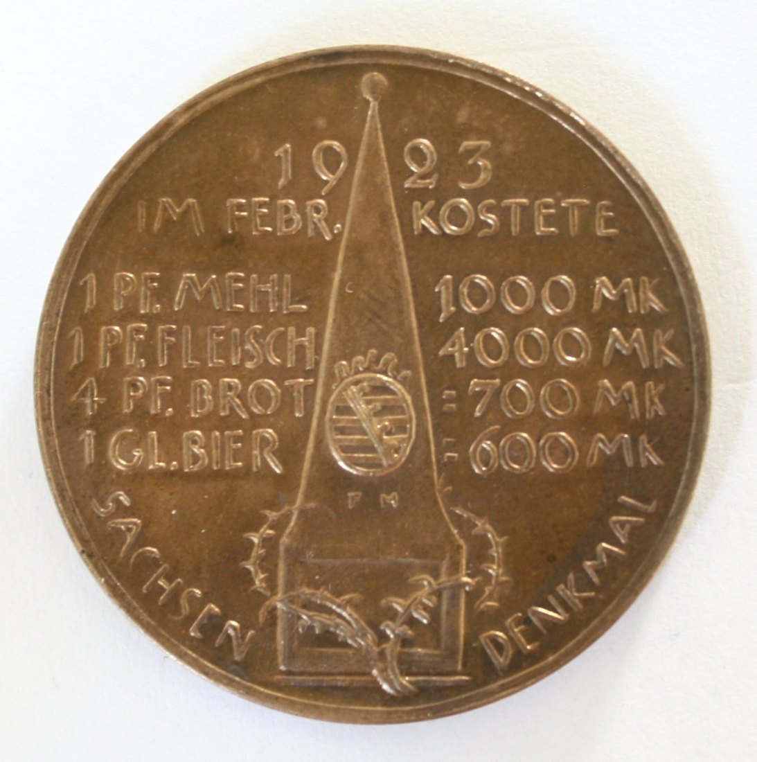  Inflationsmedaille Hunger leidendes altes Ehepaar Preise Februar 1923 ss-vz Sachsen Denkmal Hunger   