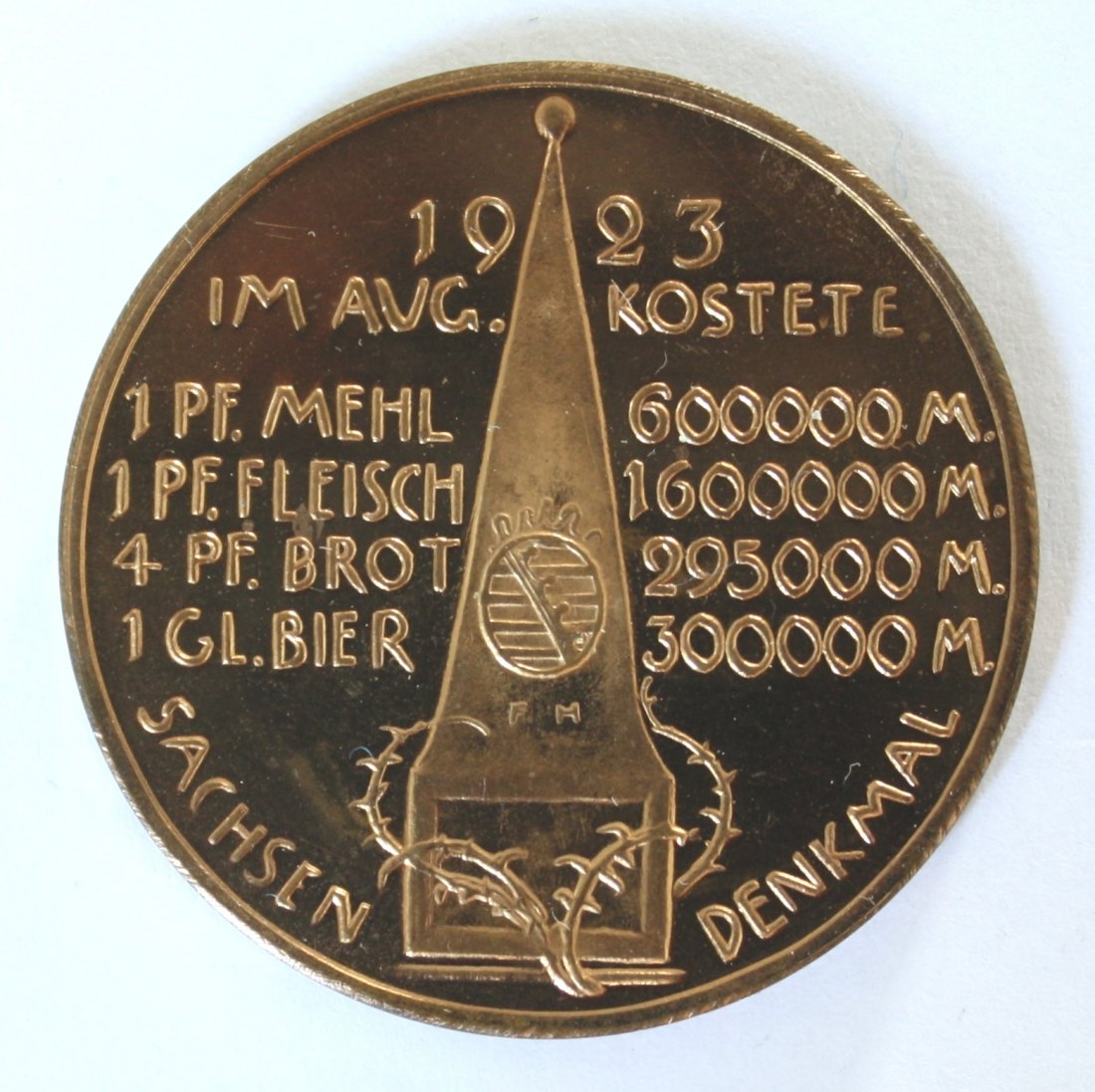  Medaille Hunger leidendes altes Ehepaar Preise August 1923 ex PP vergoldet Hochinflation Sachsen Not   