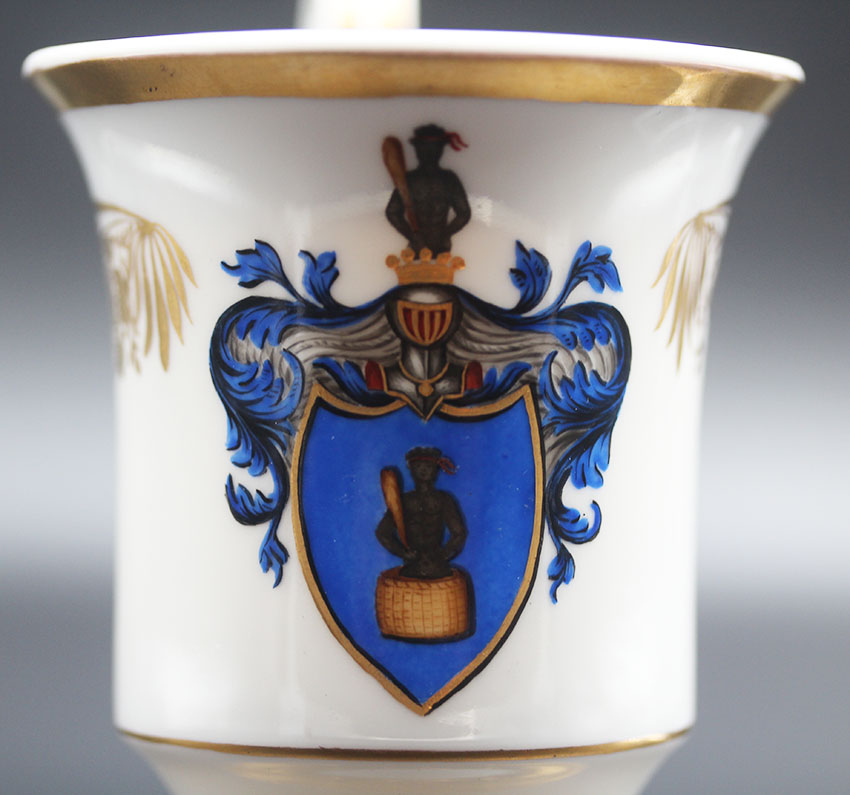  Tasse mit Untertasse, Wappen , KPM Berlin, 1840 Q-01   