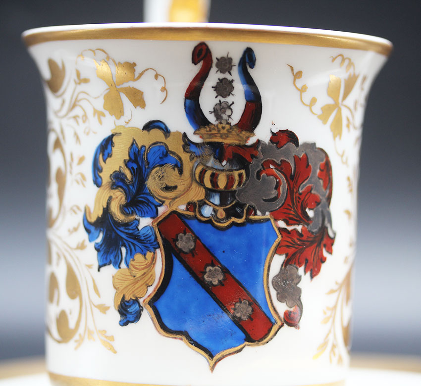  Tasse mit Untertasse, KPM Berlin, Wappen ,1849-1870 Q-02   