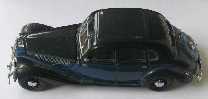  BMW 335-car cast model 1/43-Clasic Line-original box   