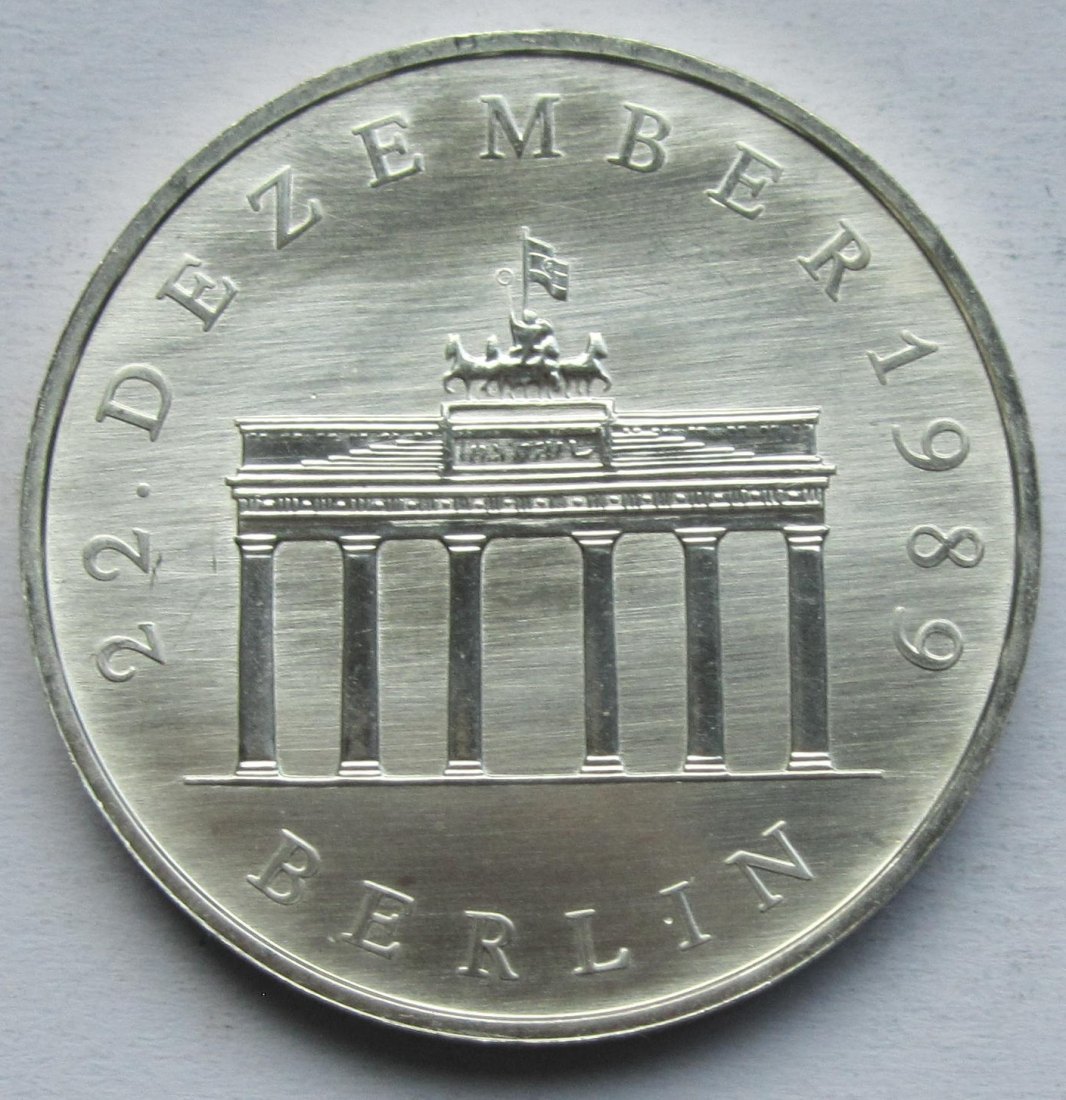  DDR: 20 Mark Brandenburger Tor 1990, Silber   