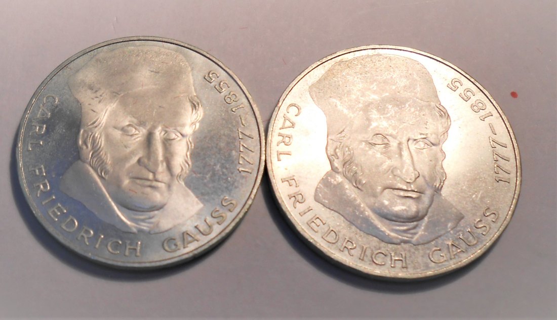  C16.°°Deutschland 5 DM 0.625 Silber 2 x Gedenkmünze 1977 J Friedrich Gauss   