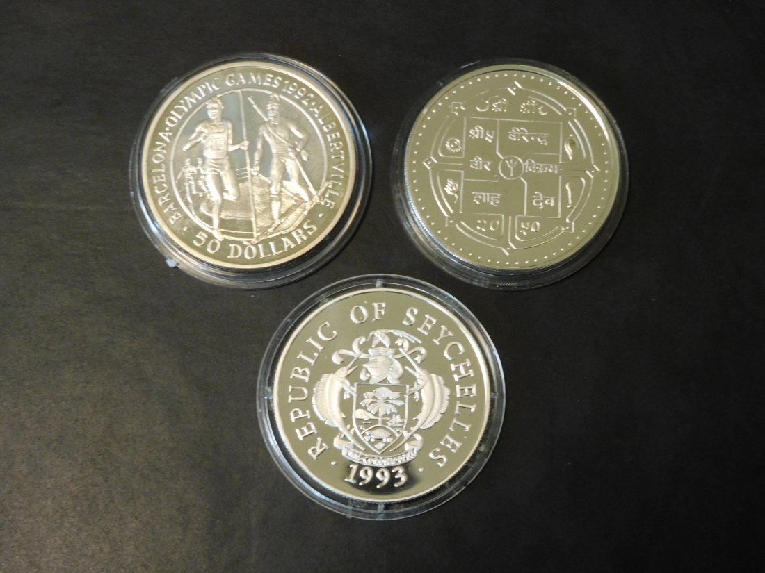  COOK ISLAND 50 D.1992-25 RUP.1993 SEYCHELLES-500 RUPEE 1994 NEPAL.GRADE-PLEASE SEE PHOTOS.   