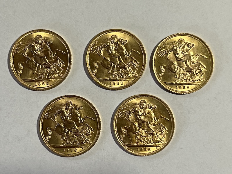  Gold 5 x Sovereign Grossbritannien, Elisabeth II. Feingewicht: 36,61g Gold   