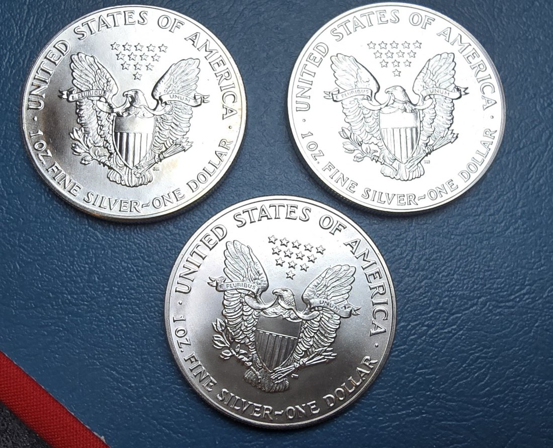  Silver Eagle USA. 3 Stk. Jahrgänge 1987, 1988 und 1989. 3 oz Feinsilber (93,3 g)   