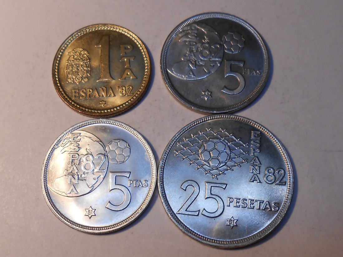  M.172. Spanien 4er Lot, 1 Peseta 1980, 5 Pesetas 1980, 5 Pesetas 198 , 25 Pesetas 1980   