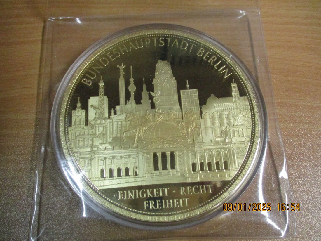  1 Medaille Brandenburger Tor Berlin Metall Cu vergoldet 376g / 1100005 - P7   