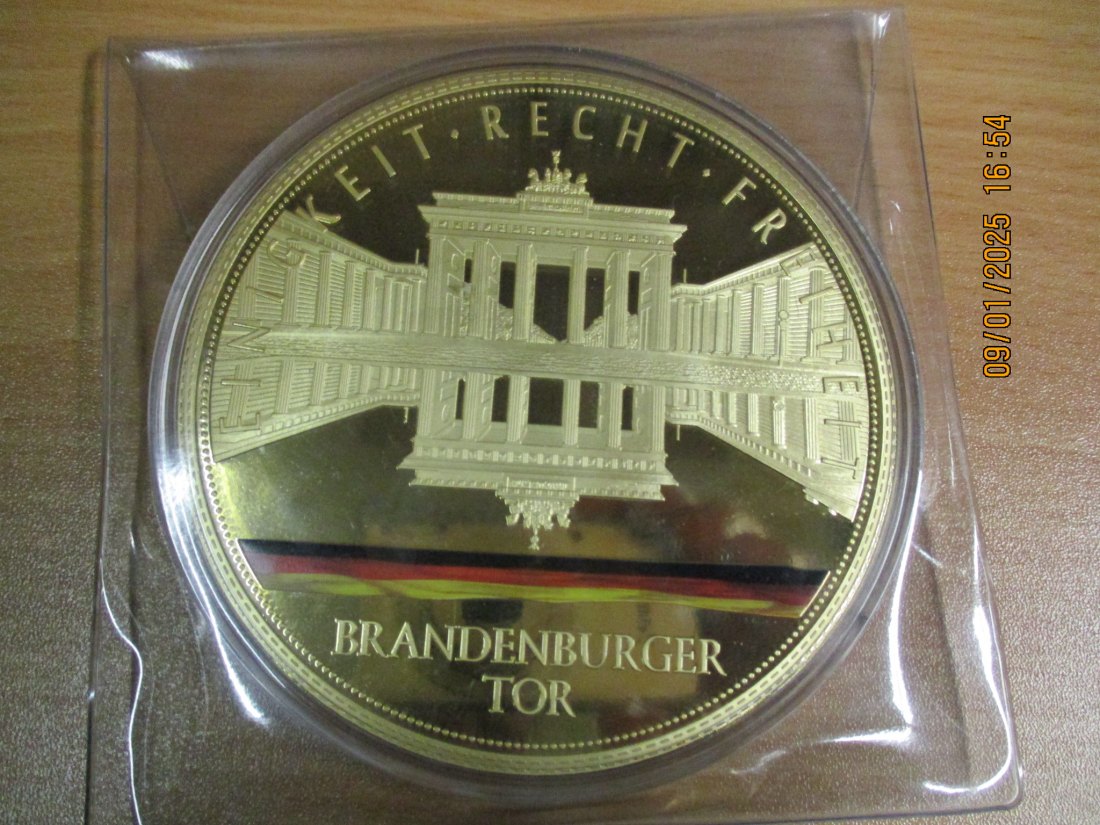  1 Medaille Brandenburger Tor Berlin Metall Cu vergoldet 376g / 1100005 - P7   