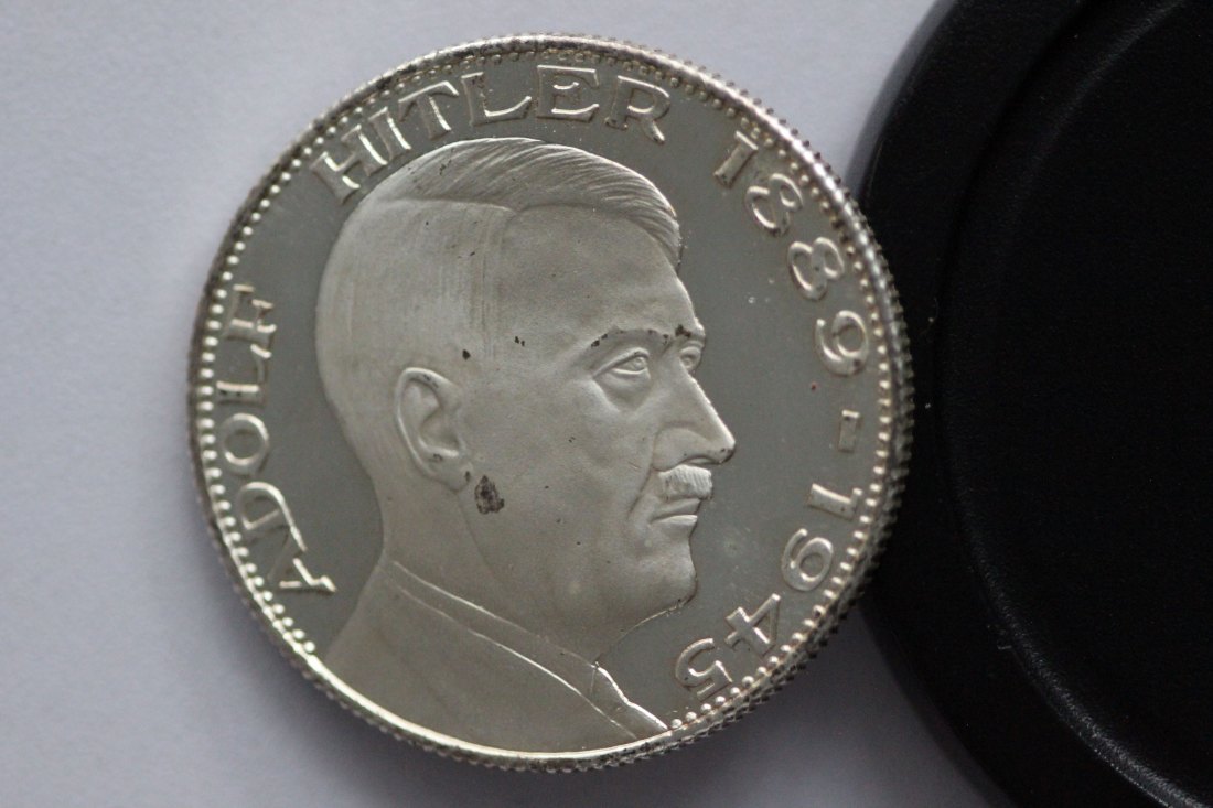  Medaille ADOLF HITLER 1889-1945 EIN VOLK IEN REICH EIN FÜHRER   