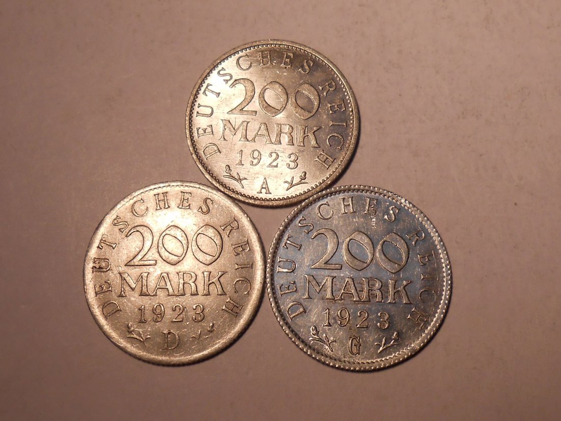  M.212. Weimarer Republik 3er Lot, 200 Mark (Jäger 304) 1923 A, 1923 D und 1923 G   