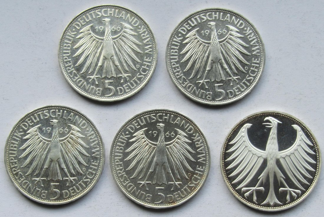  Deutschland: Fünf polierte Platten (4 x Leibniz + 1 x Kursmünze 1974 G)   